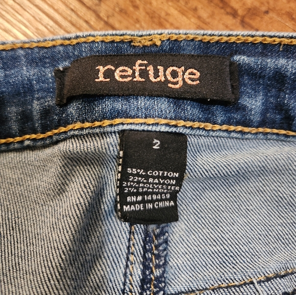 Floral embroidered jeans | size 2 - Picture 6 of 6